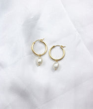 Load image into Gallery viewer, LA PERLA HOOPS